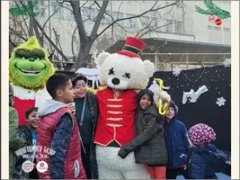 Новогодишен хуманитарен базар Гнездо 2025 29-12-2025 - слика 1