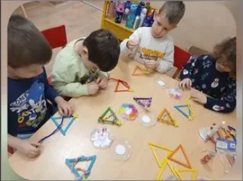 Новогодишен украс нека светка нека блеска 25-12-2025 - слика 1